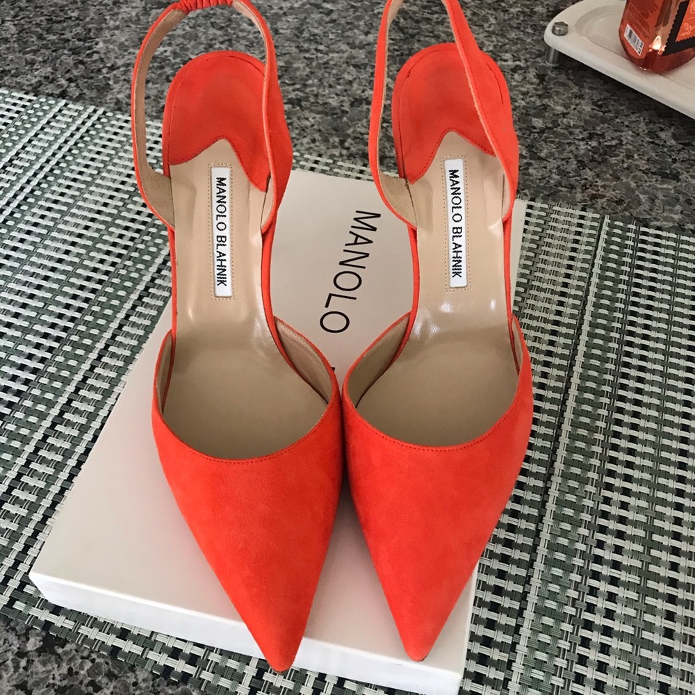 Manolo Blahnik Carolyne 105 Orange Suede Pump